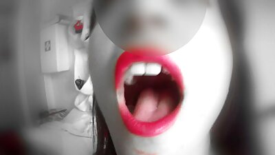 වයිල්ඩ් swinger ලිංගික සාදයේ සමාජ ශාලාවේ සිට පරිණත වූවන්ගේ කණ්ඩායම පසු කාලීනව හමුවෙයි